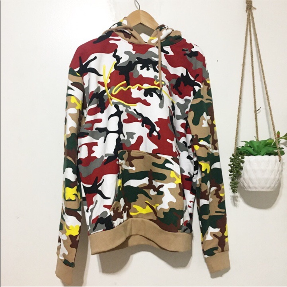 💜- New / Kari Kani embroiled camouflage hoodie